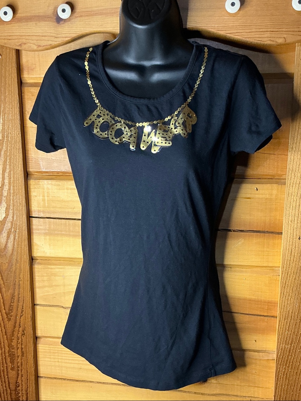 Rocawear Black Short-Sleeve Tee with Gold Sequin Logo Necklace